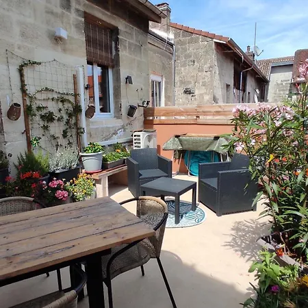 Les Bonbonieres D'andrea Gavinies Pellegrin Apartment *